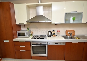 شقق على الساحل الأول للإيجار