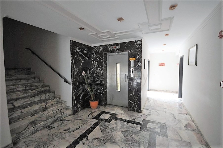 غرفة نوم وصالة مؤثثة في منطقة حيوية - اوبا 