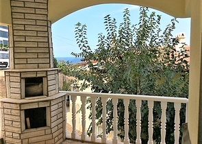 فيلا غرفتين وصالة مفروشة - اطلالة بحر وسعر مميز - الانيا 