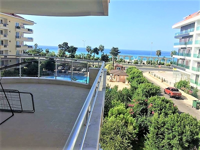 شقة باطلالات على البحر في الانيا / كاستل