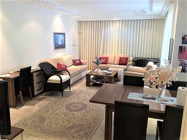 شقة باطلالات على البحر في الانيا / كاستل