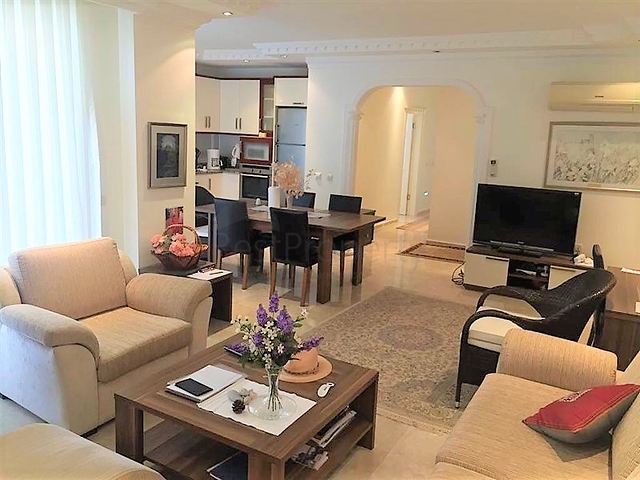 شقة باطلالات على البحر في الانيا / كاستل