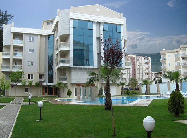 بنتهاوس 2 + 1 مع وصول للحديقة في مجمع 500 م من البحر