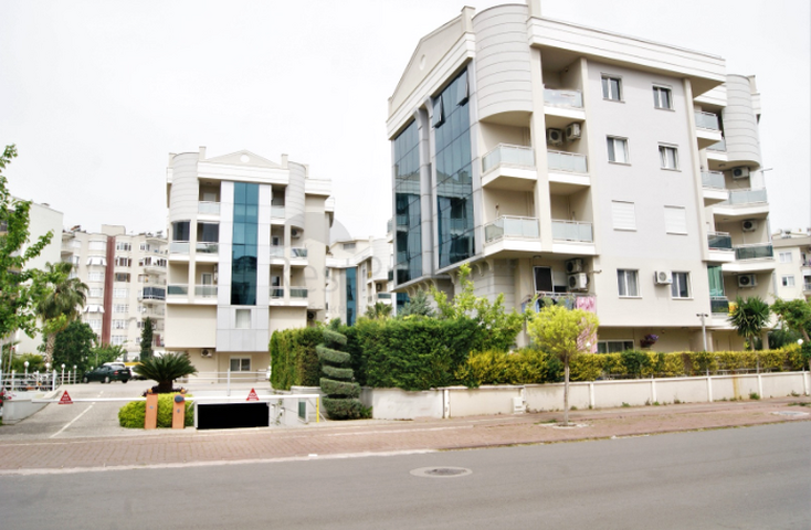 بنتهاوس 2 + 1 مع وصول للحديقة في مجمع 500 م من البحر