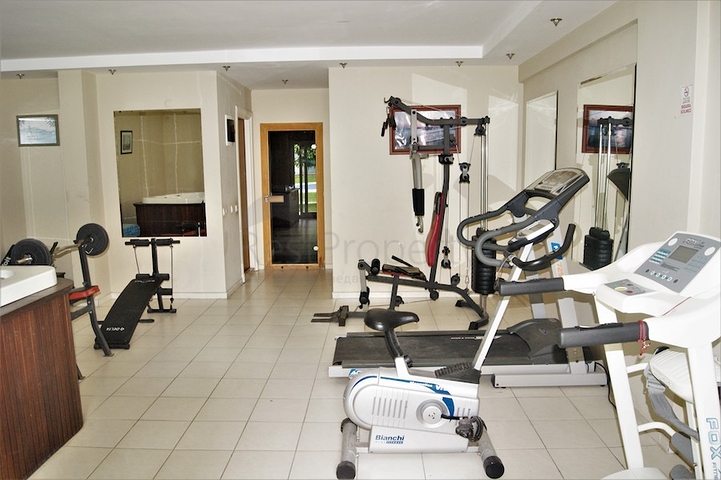 بنتهاوس 2 + 1 مع وصول للحديقة في مجمع 500 م من البحر