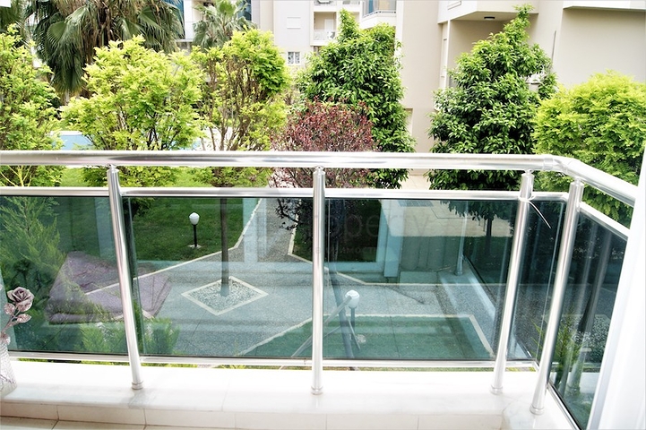 بنتهاوس 2 + 1 مع وصول للحديقة في مجمع 500 م من البحر