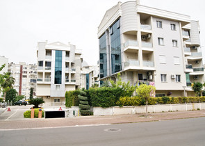 بنتهاوس 2 + 1 مع وصول للحديقة في مجمع 500 م من البحر