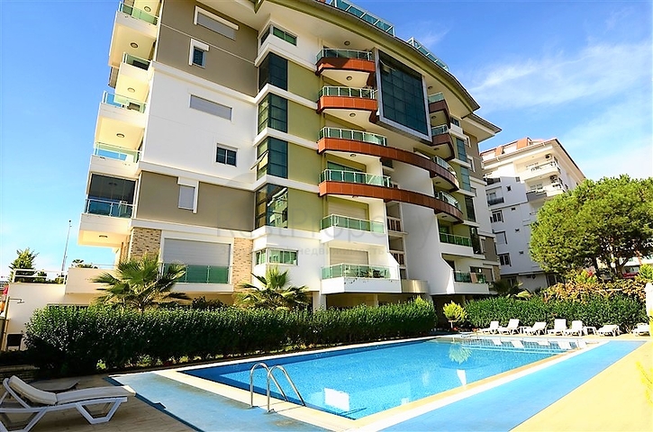 شقة بغرفتي نوم وصالة باطلالة بحرية مباشرة 