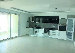 شقة بغرفتي نوم وصالة باطلالة بحرية مباشرة 