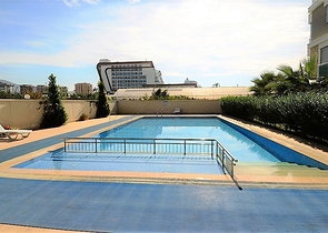 شقة بغرفتي نوم وصالة باطلالة بحرية مباشرة 