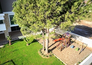 شقة بغرفتي نوم وصالة باطلالة بحرية مباشرة 