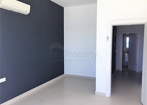 شقة بغرفتي نوم وصالة باطلالة بحرية مباشرة 