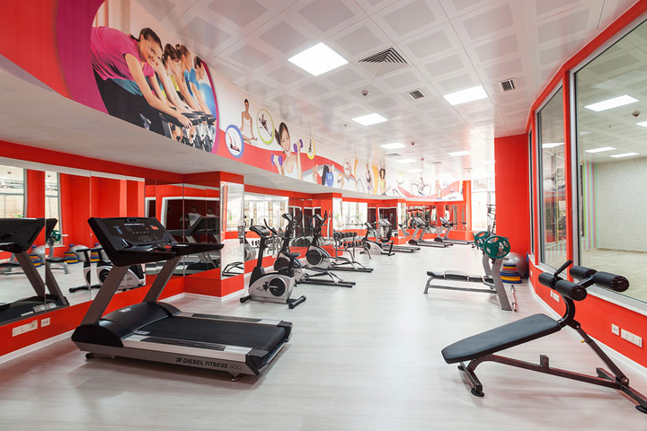 مجمع فاخر في أنطاليا / كونيالتي 400 متر عن البحر فقط 