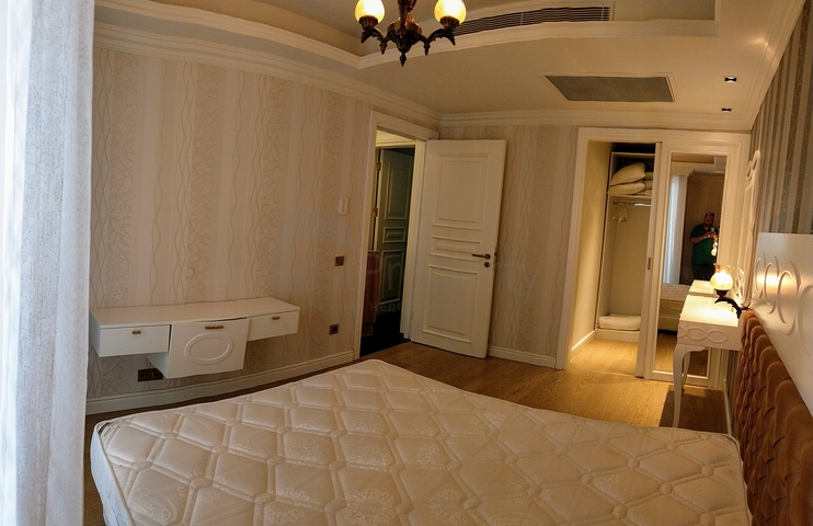 مجمع فاخر في أنطاليا / كونيالتي 400 متر عن البحر فقط 