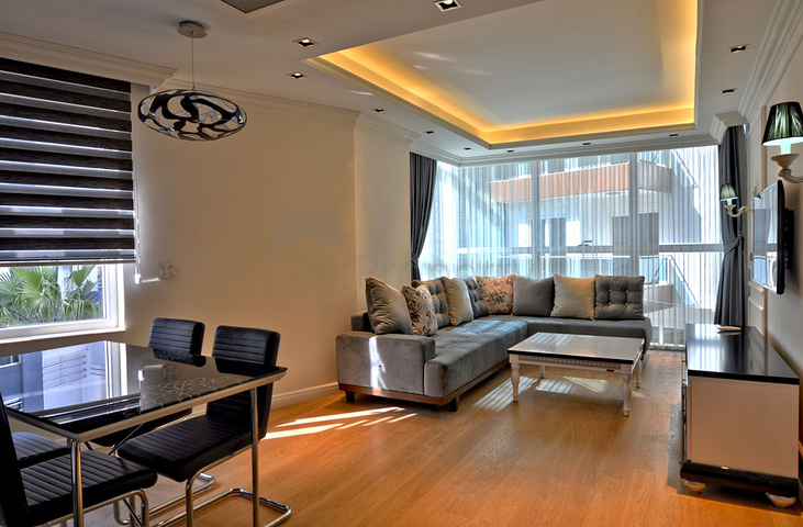 مجمع فاخر في أنطاليا / كونيالتي 400 متر عن البحر فقط 