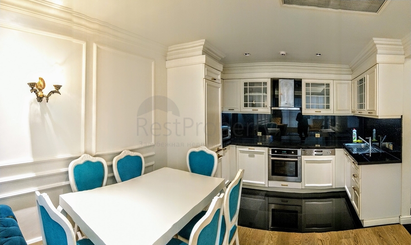 مجمع فاخر في أنطاليا / كونيالتي 400 متر عن البحر فقط 