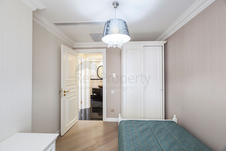 مجمع فاخر في أنطاليا / كونيالتي 400 متر عن البحر فقط 