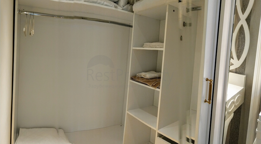 مجمع فاخر في أنطاليا / كونيالتي 400 متر عن البحر فقط 