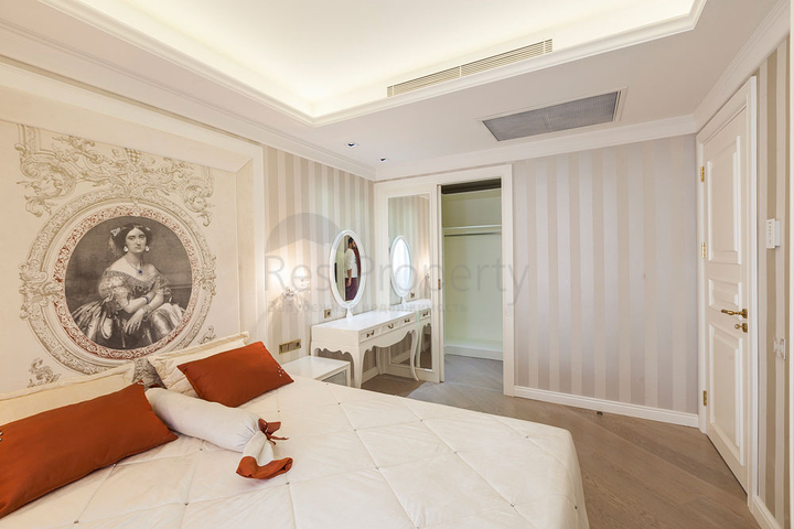 مجمع فاخر في أنطاليا / كونيالتي 400 متر عن البحر فقط 