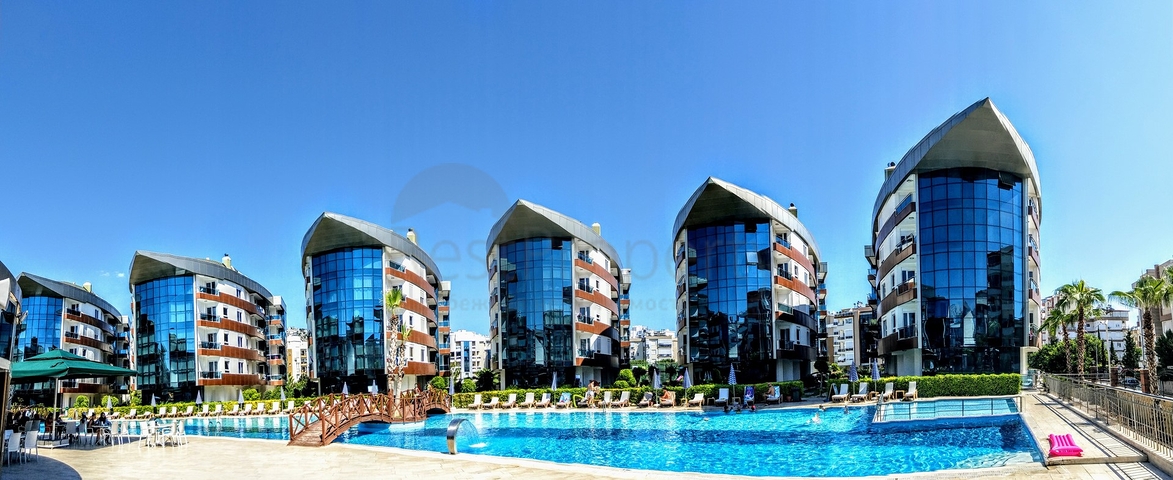 مجمع فاخر في أنطاليا / كونيالتي 400 متر عن البحر فقط 