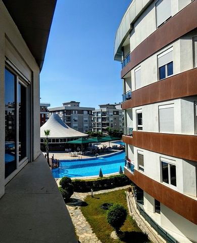 مجمع فاخر في أنطاليا / كونيالتي 400 متر عن البحر فقط 