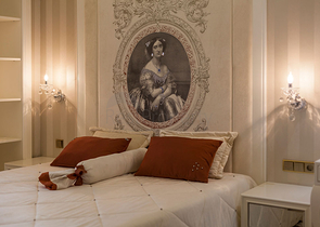 مجمع فاخر في أنطاليا / كونيالتي 400 متر عن البحر فقط 