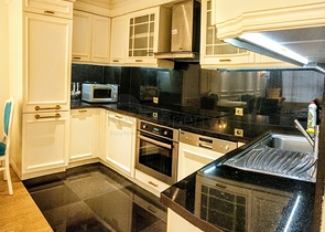 مجمع فاخر في أنطاليا / كونيالتي 400 متر عن البحر فقط 