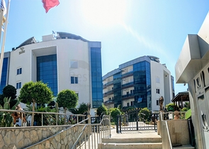 مجمع فاخر في أنطاليا / كونيالتي 400 متر عن البحر فقط 