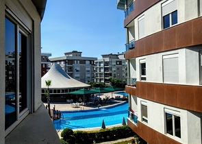 مجمع فاخر في أنطاليا / كونيالتي 400 متر عن البحر فقط 