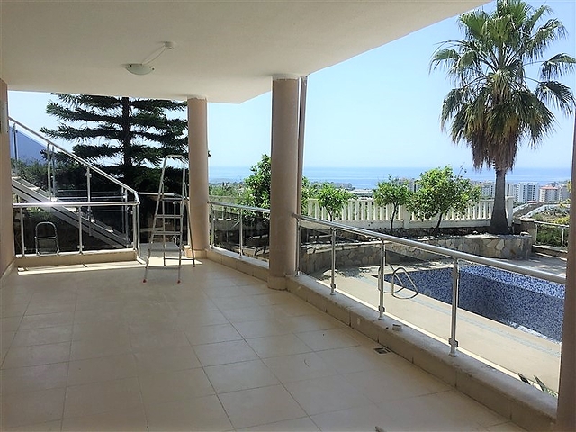 فيلا مستقلة - سبع غرف وصالة - مسبح خاص واطلالة بحر في كارجي جاك / الانيا 