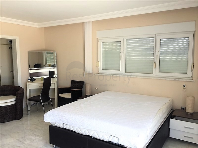 فيلا مستقلة - سبع غرف وصالة - مسبح خاص واطلالة بحر في كارجي جاك / الانيا 