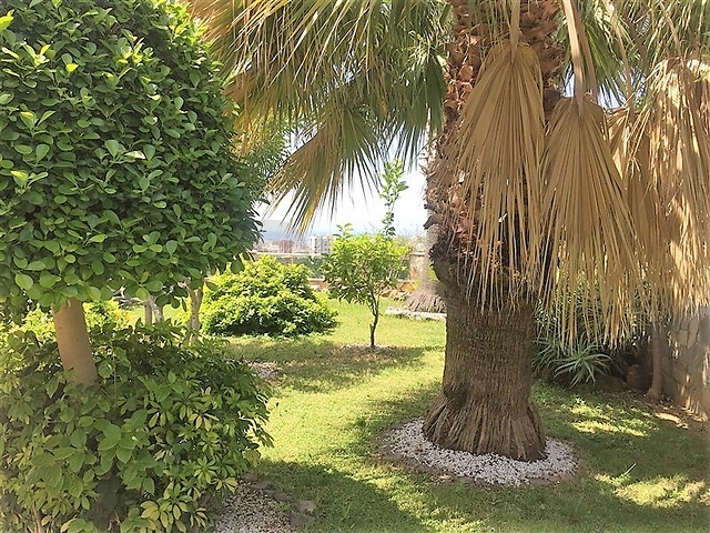 فيلا مستقلة - سبع غرف وصالة - مسبح خاص واطلالة بحر في كارجي جاك / الانيا 