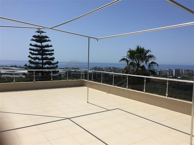 فيلا مستقلة - سبع غرف وصالة - مسبح خاص واطلالة بحر في كارجي جاك / الانيا 