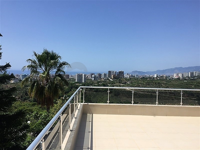 فيلا مستقلة - سبع غرف وصالة - مسبح خاص واطلالة بحر في كارجي جاك / الانيا 