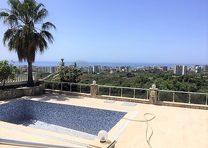 فيلا مستقلة - سبع غرف وصالة - مسبح خاص واطلالة بحر في كارجي جاك / الانيا 