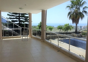 فيلا مستقلة - سبع غرف وصالة - مسبح خاص واطلالة بحر في كارجي جاك / الانيا 