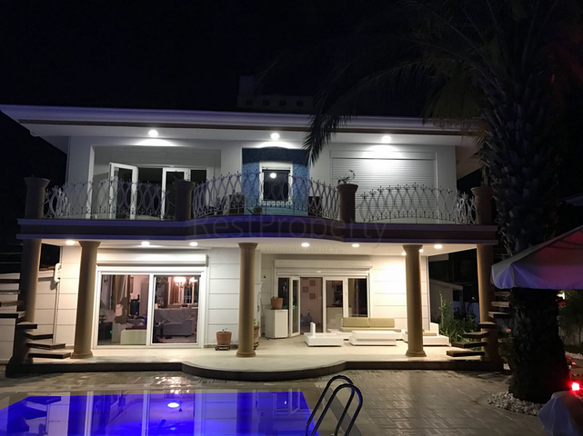 فيلا 4 + 1 من المالك 500 م على البحر في كاميوفا كيمير