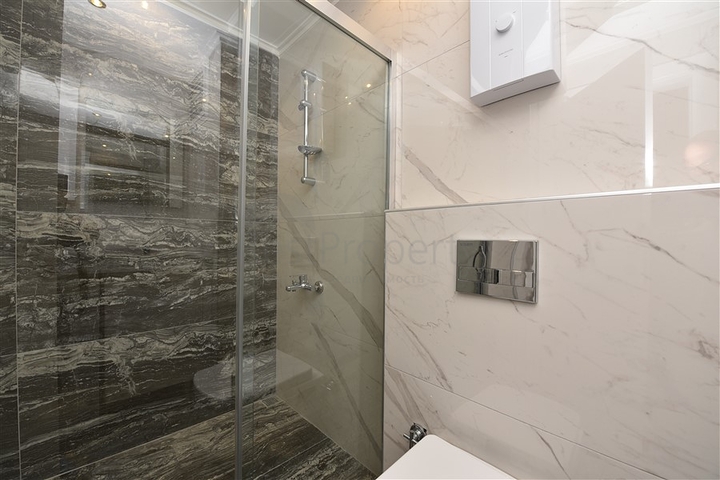 شقق بتصاميم ومساحات مختلفة ضمن مجمع خمس نجوم في كارجي جاك / الانيا 