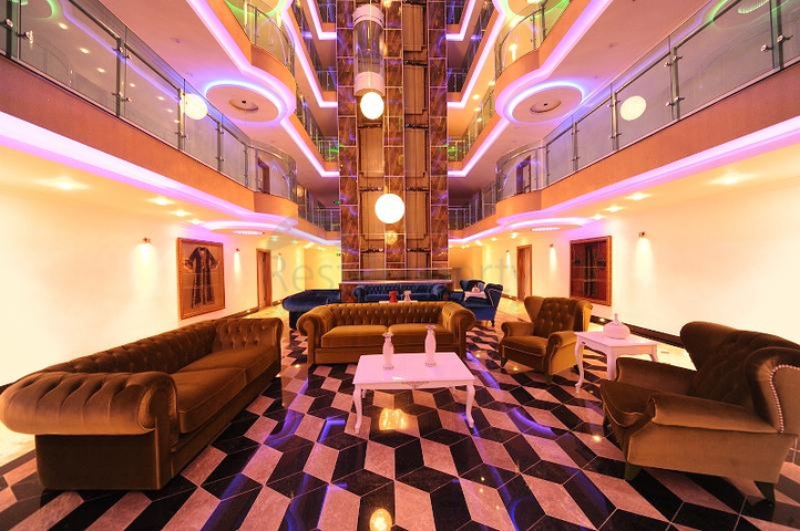 مجمع حديث في منطقة محمودلار - ألانيا