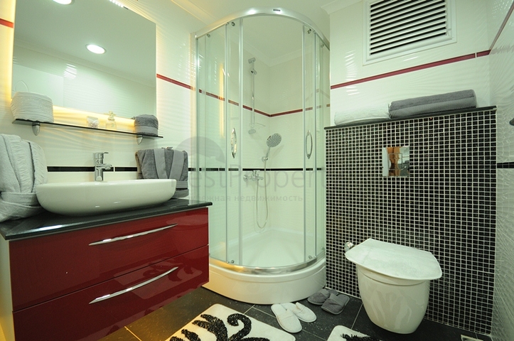 مجمع حديث في منطقة محمودلار - ألانيا