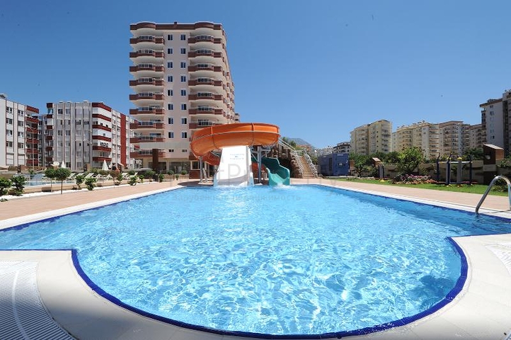 مجمع حديث في منطقة محمودلار - ألانيا