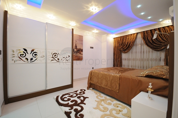 مجمع حديث في منطقة محمودلار - ألانيا