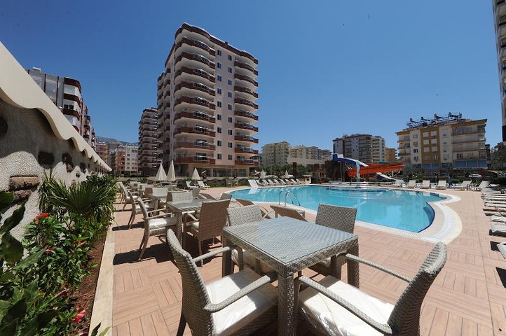 مجمع حديث في منطقة محمودلار - ألانيا