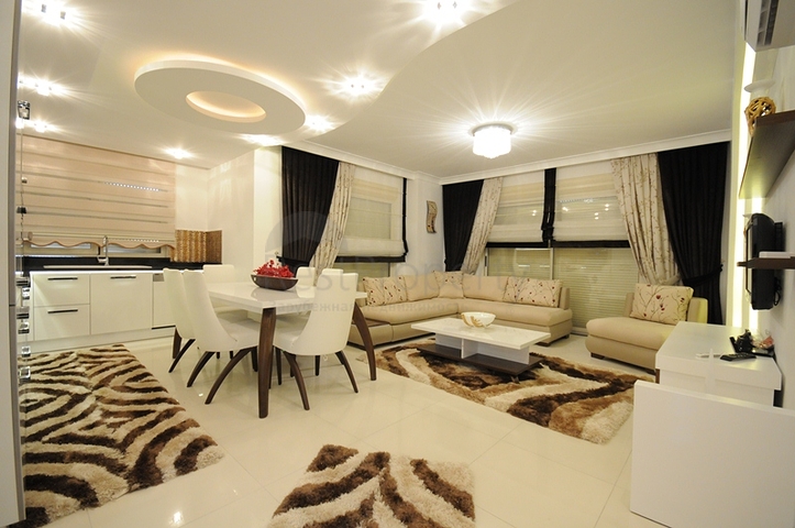 مجمع حديث في منطقة محمودلار - ألانيا