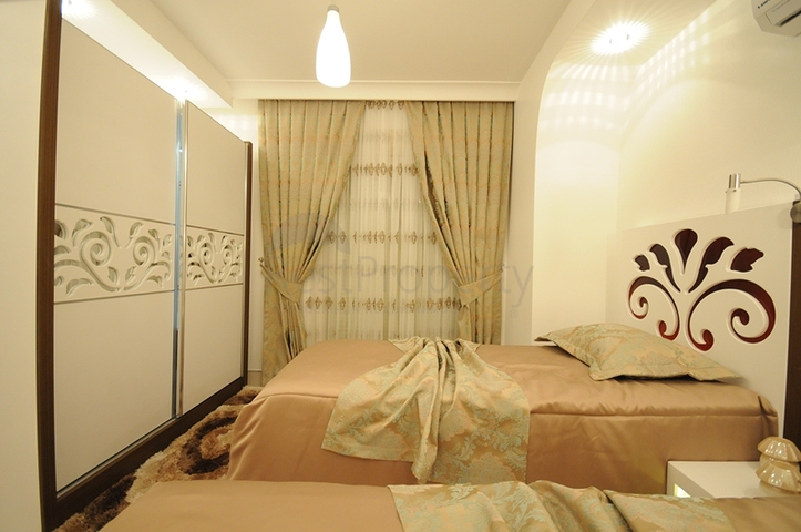 مجمع حديث في منطقة محمودلار - ألانيا