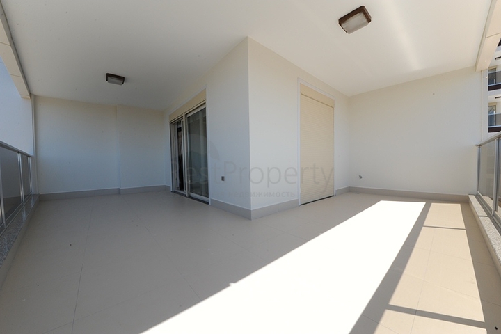 مجمع حديث في منطقة محمودلار - ألانيا