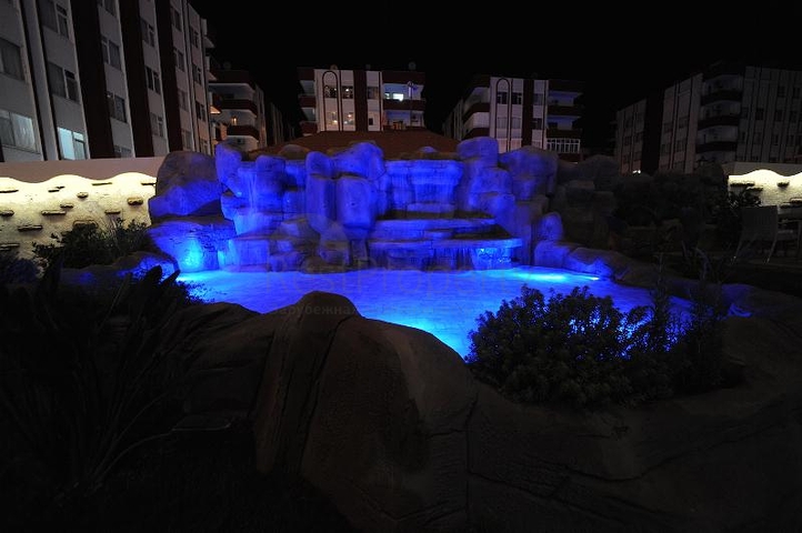 مجمع حديث في منطقة محمودلار - ألانيا