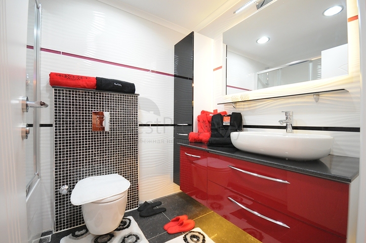 مجمع حديث في منطقة محمودلار - ألانيا