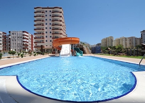 مجمع حديث في منطقة محمودلار - ألانيا