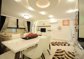 مجمع حديث في منطقة محمودلار - ألانيا